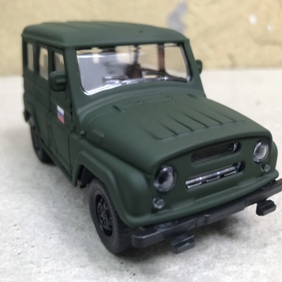 Mô hình xe Quân sự UAZ-469 Nga  tỷ lệ 1:36