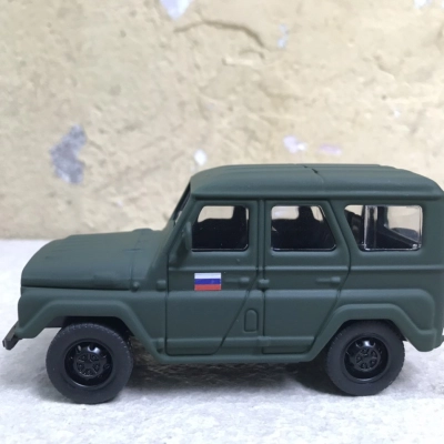Mô hình xe Quân sự UAZ-469 Nga  tỷ lệ 1:36