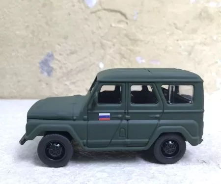 ​Mô hình xe Quân sự UAZ-469 Nga  tỷ lệ 1:36