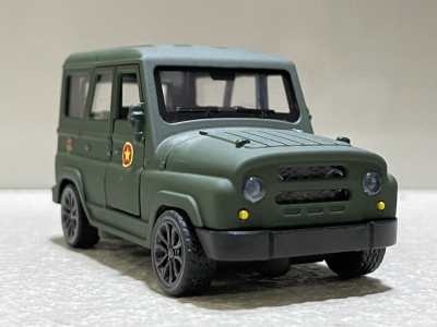 ​Mô hình xe Quân sự UAZ-469 QĐND VN tỷ lệ 1:36
