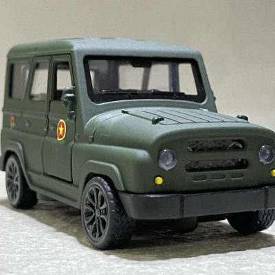 ​Mô hình xe Quân sự UAZ-469 QĐND VN tỷ lệ 1:36