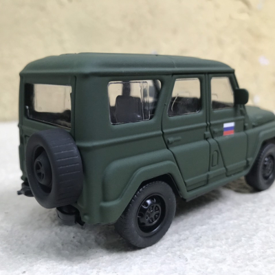 Mô hình xe Quân sự UAZ-469 Việt Nam  tỷ lệ 1:36