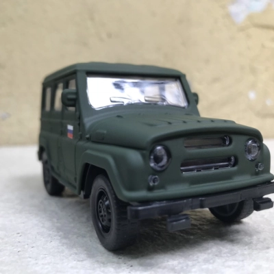 Mô hình xe Quân sự UAZ-469 Việt Nam  tỷ lệ 1:36