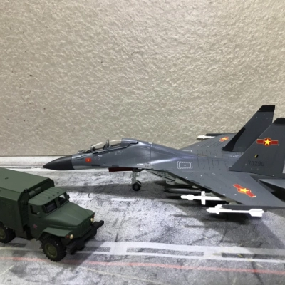 Mô hình xe quân sự Ural 4320 rada tỷ lệ 1:72