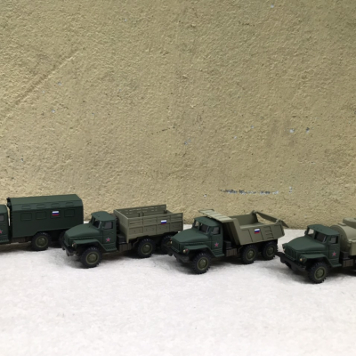 Mô hình xe quân sự Ural 4320 Xăng dầu  tỷ lệ 1:72