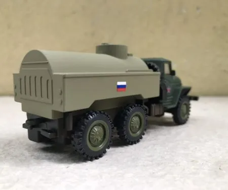 ​Mô hình xe quân sự Ural 4320 Xăng dầu  tỷ lệ 1:72