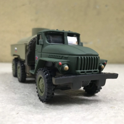 Mô hình xe quân sự Ural 4320 Xăng dầu  tỷ lệ 1:72
