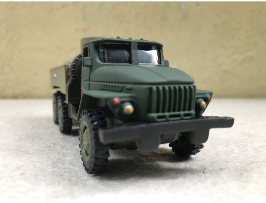 Mô hình xe quân sự Ural 4320 Xăng dầu tỷ lệ 1:72 Mô hình xe quân sự Ural 4320 Xăng dầu tỷ lệ 1:72