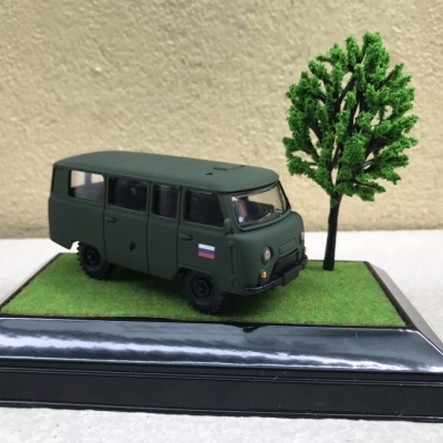 Mô hình xe quân sự và Đế, Cây cảnh trưng bày  tỷ lệ 1:64