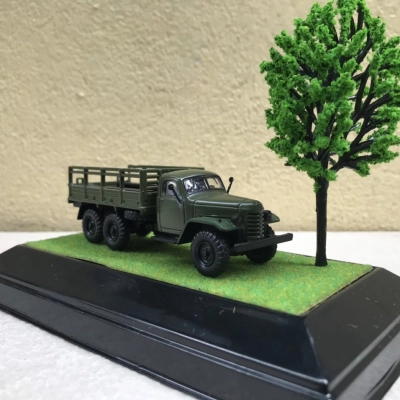 Mô hình xe quân sự và Đế, Cây cảnh trưng bày  tỷ lệ 1:64