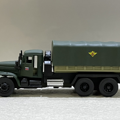 ​Mô hình xe Tải Quân sự Gaz 3308 1:36 Logo Kỷ Niệm A-80