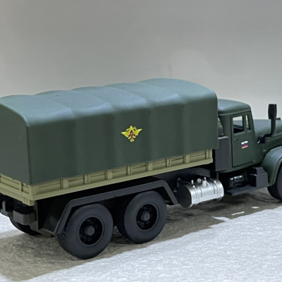 ​Mô hình xe Tải Quân sự Gaz 3308 1:36 Logo Kỷ Niệm A-80