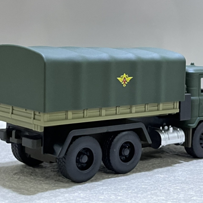 ​Mô hình xe Tải Quân sự Gaz-66 tỷ lệ 1:36