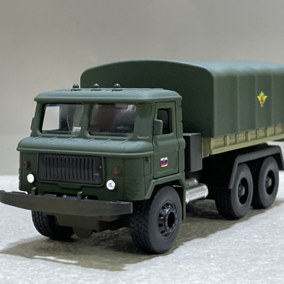​Mô hình xe Tải Quân sự Gaz-66 tỷ lệ 1:36