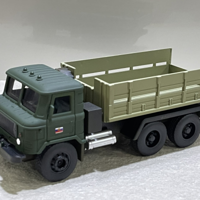 ​Mô hình xe Tải Quân sự Gaz-66 tỷ lệ 1:36