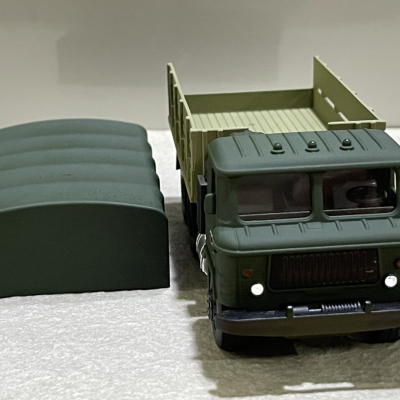 ​Mô hình xe Tải Quân sự Gaz-66 tỷ lệ 1:36