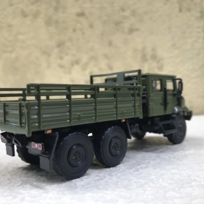 Mô hình Xe tải quân sự MV3 tỷ lệ 1:64