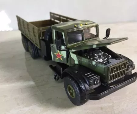 Mô hình quân sự xe tải Ural 4320 tỷ lệ 1:43