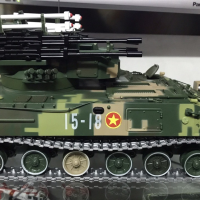 Mô hình Pháo tự hành bánh xích PGZ-95 tỷ lệ 1:22