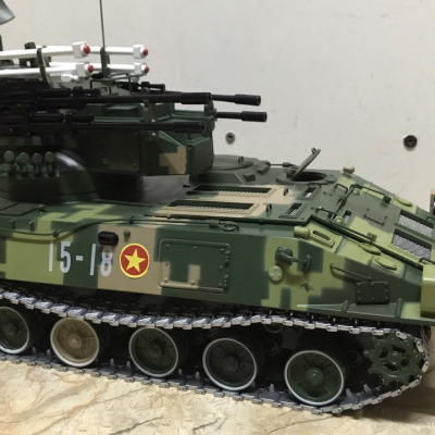 Mô hình Pháo tự hành bánh xích PGZ-95 tỷ lệ 1:22