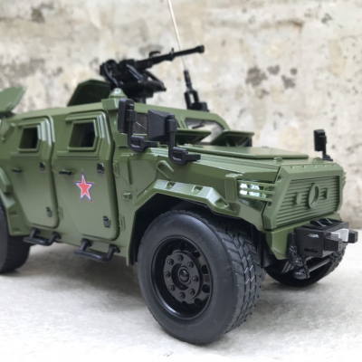 ​Mô hình Quân sự xe Bọc thép M-TERRAIN Dongfeng tỷ lệ 1:18