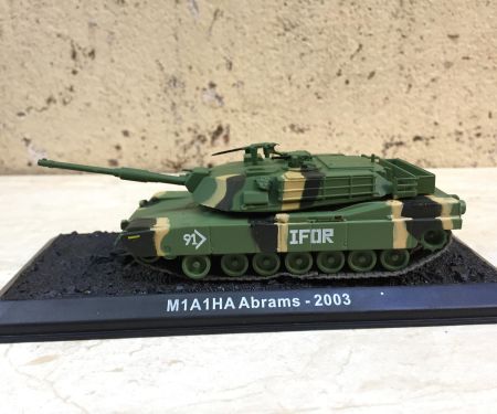 ​Mô hình Quân sự xe TANK M1A1 HA tỷ lệ 1:72