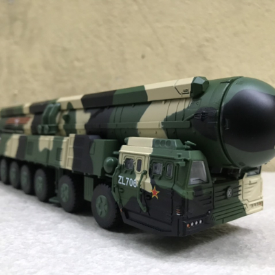 Mô hình Tên lửa đạn đảo liên lục địa Topol-M tỷ lệ 1:64
