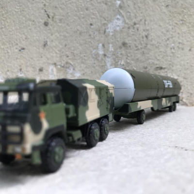 Mô hình Tên lửa đẩy liên lục địa DF-5B tỷ lệ 1:100