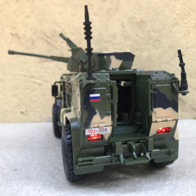 Mô hình xe quân sự Bọc thép Typhoon VDV Nga tỷ lệ 1:32
