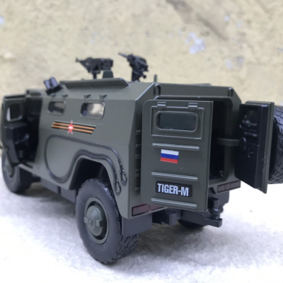 Mô hình xe Quân sự GAZ Tiger M Nga tỷ lệ 1:32