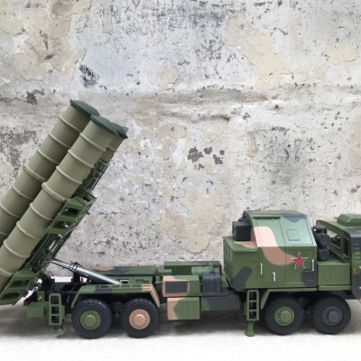 Mô hình xe quân sự Tổ hợp phòng không S-400 Triumf  tỷ lệ 1:30