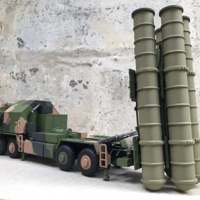 Mô hình xe quân sự Tổ hợp phòng không S-400 Triumf  tỷ lệ 1:30