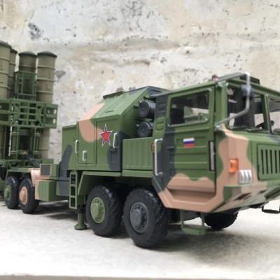 Mô hình xe quân sự Tổ hợp phòng không S-400 Triumf  tỷ lệ 1:30