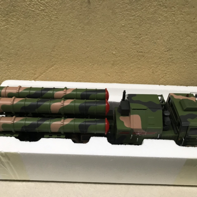 Mô hình xe quân sự Tổ hợp phòng không S-400 Triumf tỷ lệ 1:32