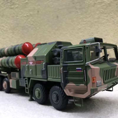 Mô hình xe quân sự Tổ hợp phòng không S-400 Triumf tỷ lệ 1:32