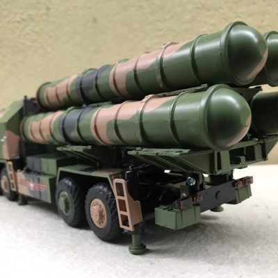 Mô hình xe quân sự Tổ hợp phòng không S-400 Triumf tỷ lệ 1:32