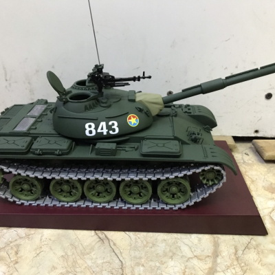 ​Mô hình xe Tank T-54B 843 Việt Nam tỷ lệ 1:28