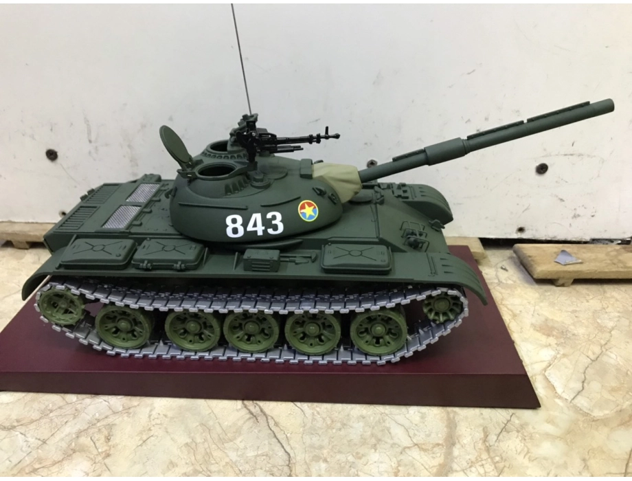 ​Mô hình xe Tank T-54B 843 Việt Nam tỷ lệ 1:28