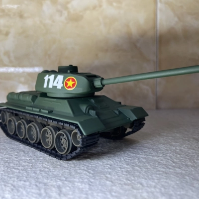 ​Mô hình xe TANK T34-114 Việt Nam kỹ Niệm 80 năm 2-9 tỷ lệ 1:43