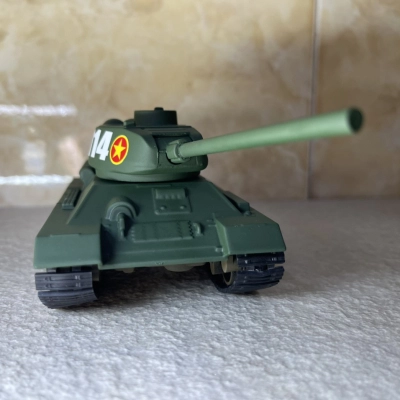 ​Mô hình xe TANK T34-114 Việt Nam kỹ Niệm 80 năm 2-9 tỷ lệ 1:43