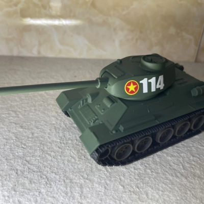 ​Mô hình xe TANK T34-114 Việt Nam kỹ Niệm 80 năm 2-9 tỷ lệ 1:43