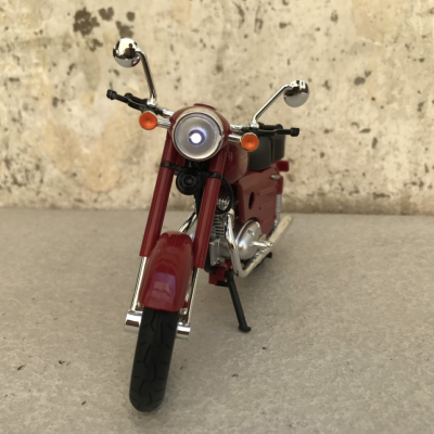 ​Mô hình xe máy cồ Xingfu XF250 tỷ lệ 1:10