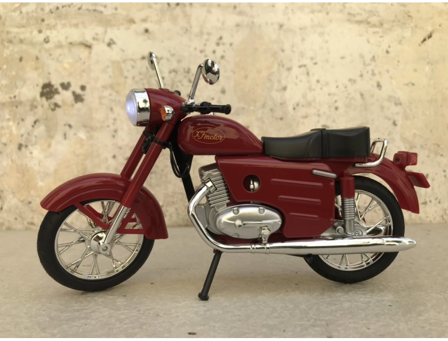 ​Mô hình xe máy cồ Xingfu XF250 tỷ lệ 1:10