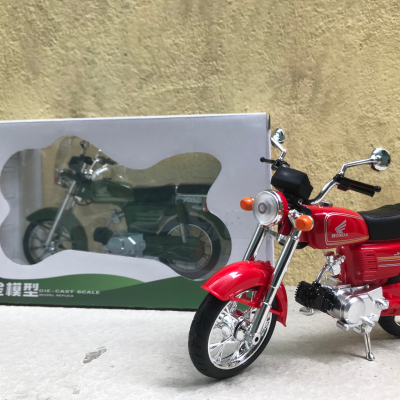 Mô hình xe máy Honda CD-70 tỷ lệ 1:12