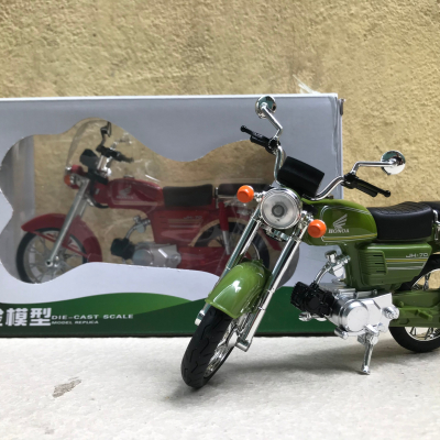 Mô hình xe máy Honda CD-70 tỷ lệ 1:12