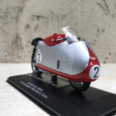 Mô hình xe mô tô cổ GILERA 4cil. 500cc tỷ lệ 1:22