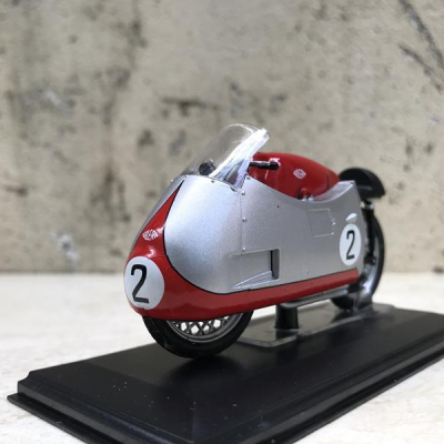 Mô hình xe mô tô cổ GILERA 4cil. 500cc tỷ lệ 1:22