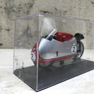 Mô hình xe mô tô cổ GILERA 4cil. 500cc tỷ lệ 1:22