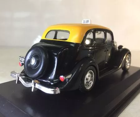 Đồ chơi mô hình xe Ô TÔ - Ford V8 Montevideo 1950 - 1:43