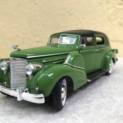 Mô hình xe cổ Cadillac Fleetwood 1938 tỷ lệ 1:32